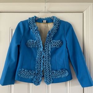 Vibrant blue color with beautiful details. Great condition.